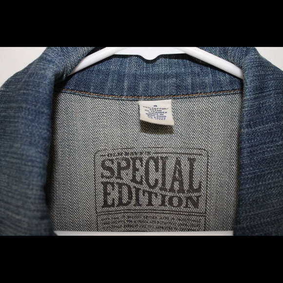 Classic jean jacket w/ pockets - Picture 3 of 5